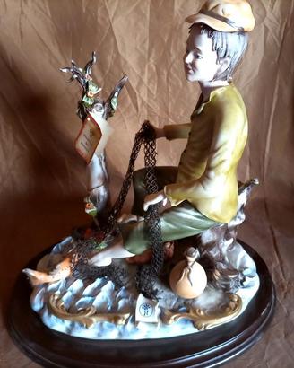 Porcellana Capodimonte "Pescatore" piccolo danno
