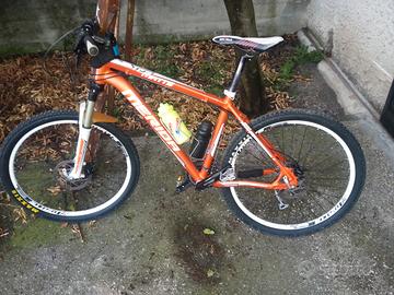 bicicletta taglia 26 MTB professionale 