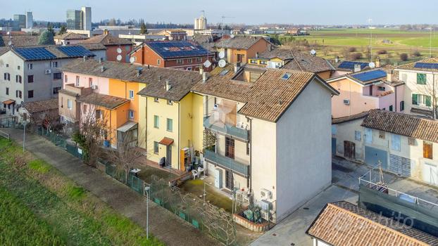 3 LOCALI A REGGIO NELL'EMILIA