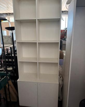 Libreria a 4 livelli con armadietto ad antine