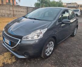 Peugeot 208 1.0 benzina 5 porte neopatentati