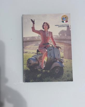 Libro annuario 2023 vespa