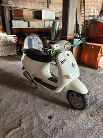 Vespa et4 150