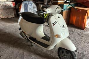 Vespa et4 150