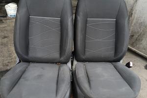 Interni/sedili completi Ford Fiesta 5 porte 2010