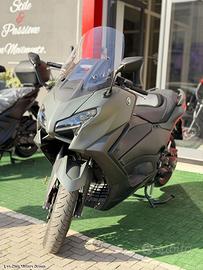 Yamaha tmax 560 km 0