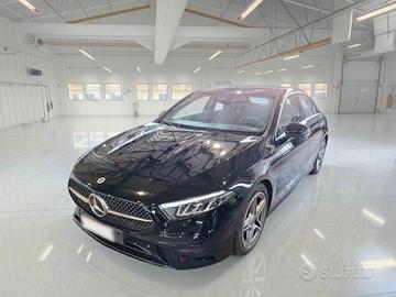 MERCEDES-BENZ A 180 Automatic AMG Line Premium 4 P