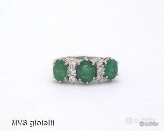 Anello tre smeraldi e diamanti