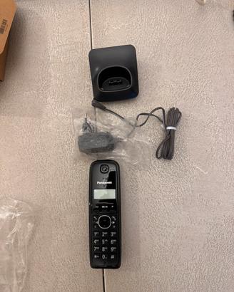 Telefono cordless Panasonic con base di ricarica