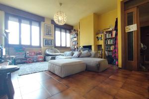 Appartamento di 122 m² con 3 locali e box auto a L