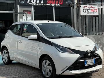 TOYOTA Aygo 1.0 VVT-i 69 CV 5p. x-wave