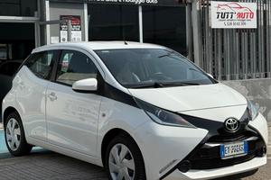 TOYOTA Aygo 1.0 VVT-i 69 CV 5p. x-wave