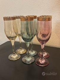 Bicchieri flut colorati bordo oro