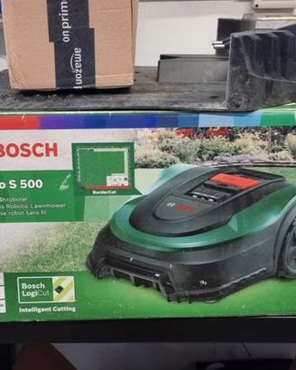 Robot rasaerba tagliaerba