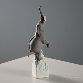 Elefante Manifattura Lladrò in Porcellana Biscuit
