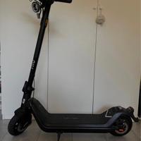Monopattino elettrico niu qi3 pro