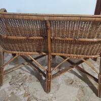 divanetto antico con tavolino