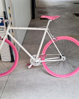 Bicicletta design nuova