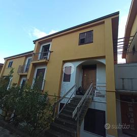 CASA SEMINDIPENDENTE A MENDICINO