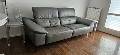 Divano vera pelle con movimento relax elettrico