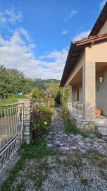 Villa di 115 m² con 5 locali e box auto a Pietrasa