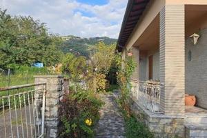 Villa di 115 m² con 5 locali e box auto a Pietrasa