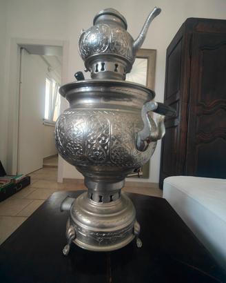 Samovar antico + brocca orientale decorativa con v