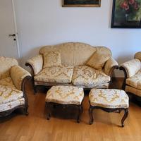 Salotto in legno stile inizio Novecento