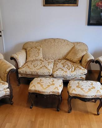 Salotto in legno stile inizio Novecento