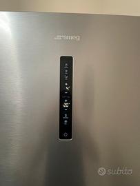 Frigorifero smeg in inox con display touch