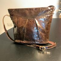 Borsa vintage in vera pelle pitonata lucida