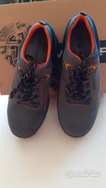 Scarpe antinfortunistica nuove n. 40 Modyf