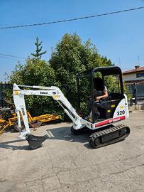 E243 - Escavatore 16 q Bobcat 320 allargabile