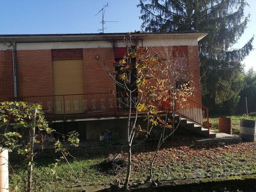 Villa di 300 m² con 4 locali e box auto doppio a L - Altro
