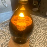 Lampada a forma di bottiglia con base in marmo