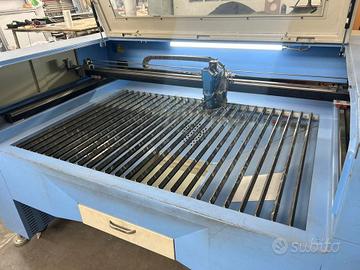 Vendita macchina per TAGLIO LASER
