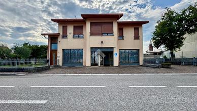 NEGOZIO A SAN GIOVANNI AL NATISONE