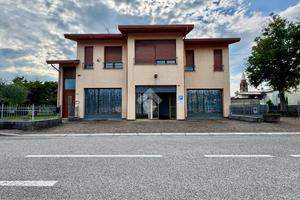 NEGOZIO A SAN GIOVANNI AL NATISONE