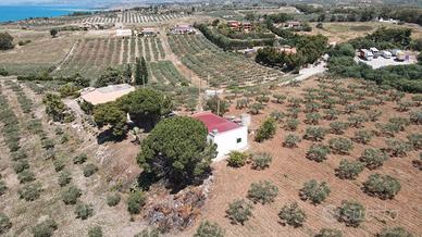 Villetta singola con vasto terreno a disposizione