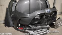 Toyota yaris cross / normale 2022 2023 ricambi