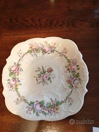 Antico piatto inglese con decoro "Dresden Wreath" 