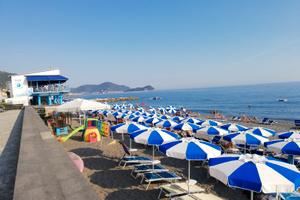 Lavagna Cavi monolocale al mare