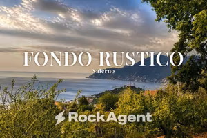 Rustico / Casale di 114 m² con 3 locali a Salerno