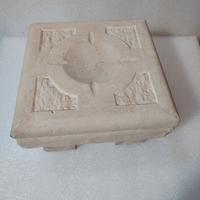 SCULTURA IN PIETRA BIANCA 