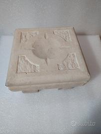 SCULTURA IN PIETRA BIANCA 