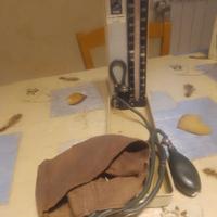 Sfigmomanometro a mercurio anni 60