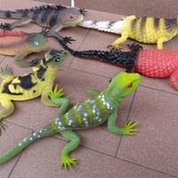 6 lucertole di gomma, 6 euro l'una