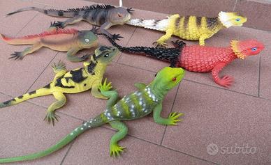 6 lucertole di gomma, 6 euro l'una