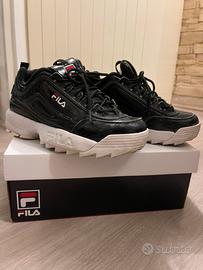 Fila nere sale lucide