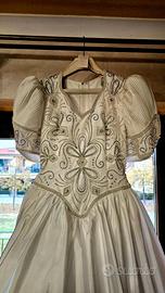 Abito largo da sposa lucido e pregiato